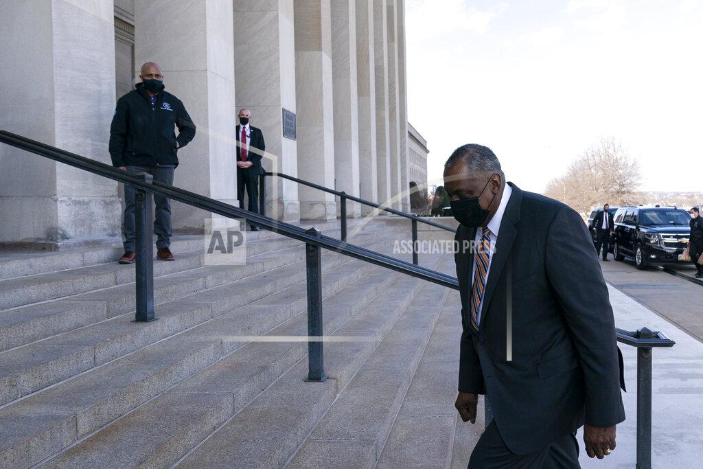 Alex Brandon Defense Secretary Lloyd Austin arrives at the Pentagon, Friday, Jan. 22, 2021, in Washington. (AP Photo/Alex Brandon)