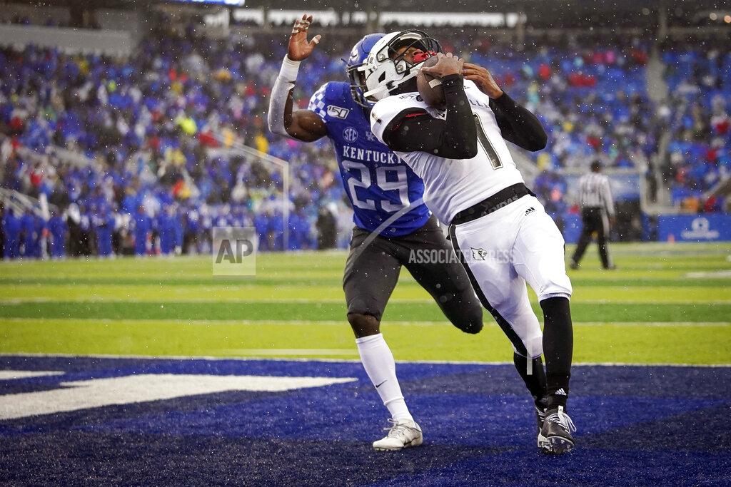 Bryan Woolston Louisville wide receiver Tutu Atwell (1) catches a touchdown pass during the first half of the NCAA college football game against Kentucky, Saturday, Nov. 30, 2019, in Lexington, Ky. (AP Photo/Bryan Woolston)