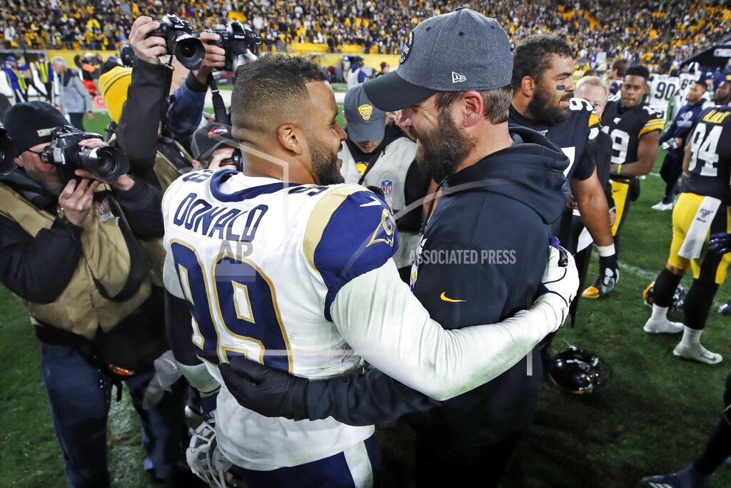 Don Wright Pittsburgh Steelers quarterback Ben Roethlisberger, right, and Los Angeles Rams defensive tackle Aaron Donald (99) visit on the field following an NFL football game in Pittsburgh, Sunday, Nov. 10, 2019. The Steelers won 17-12. (AP Photo/Don Wright)