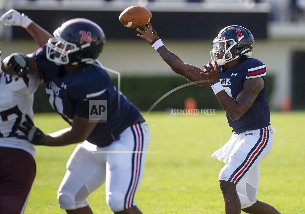 Eric Shelton Jackson State quarterback Quincy Casey throws a pass against Alabama A&M during an NCAA college football game, Saturday, April 10, 2021, at Veterans Memorial Stadium in Jackson, Miss. (Eric Shelton/The Clarion-Ledger via AP)