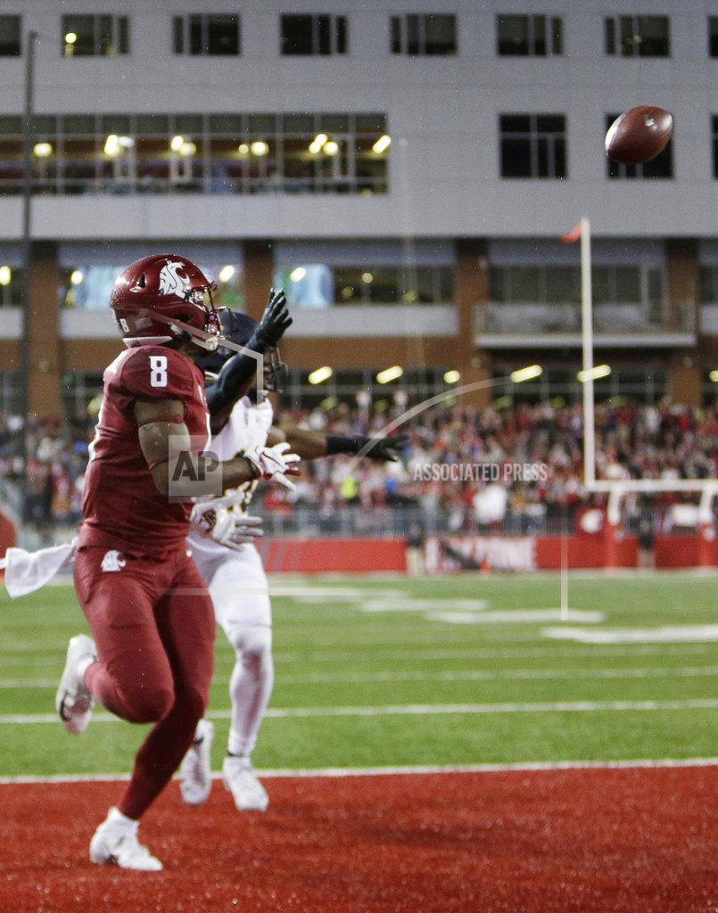 Young Kwak Washington State wide receiver Easop Winston Jr. (8) catches the go-ahead touchdown pass while defended by California cornerback Josh Drayden during the second half of an NCAA college football game in Pullman, Wash., Saturday, Nov. 3, 2018. Washington State won 19-13. (AP Photo/Young Kwak)