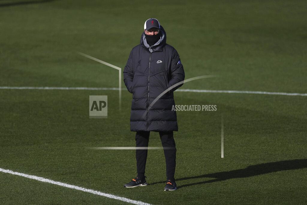 Carl Recine Liverpool's manager Jurgen Klopp watches his players during warm up prior to the English Premier League soccer match between Leicester City and Liverpool at the King Power Stadium in Leicester, England, Saturday, Feb. 13, 2021. (Carl Recine/Pool Photo via AP)
