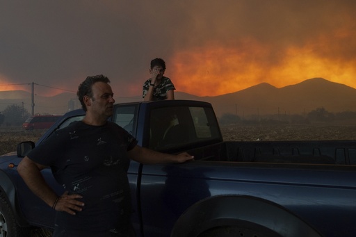 AP photos reveal intensity, insecurity and inequality in 2023 as world altered by climate change - Vimarsana News