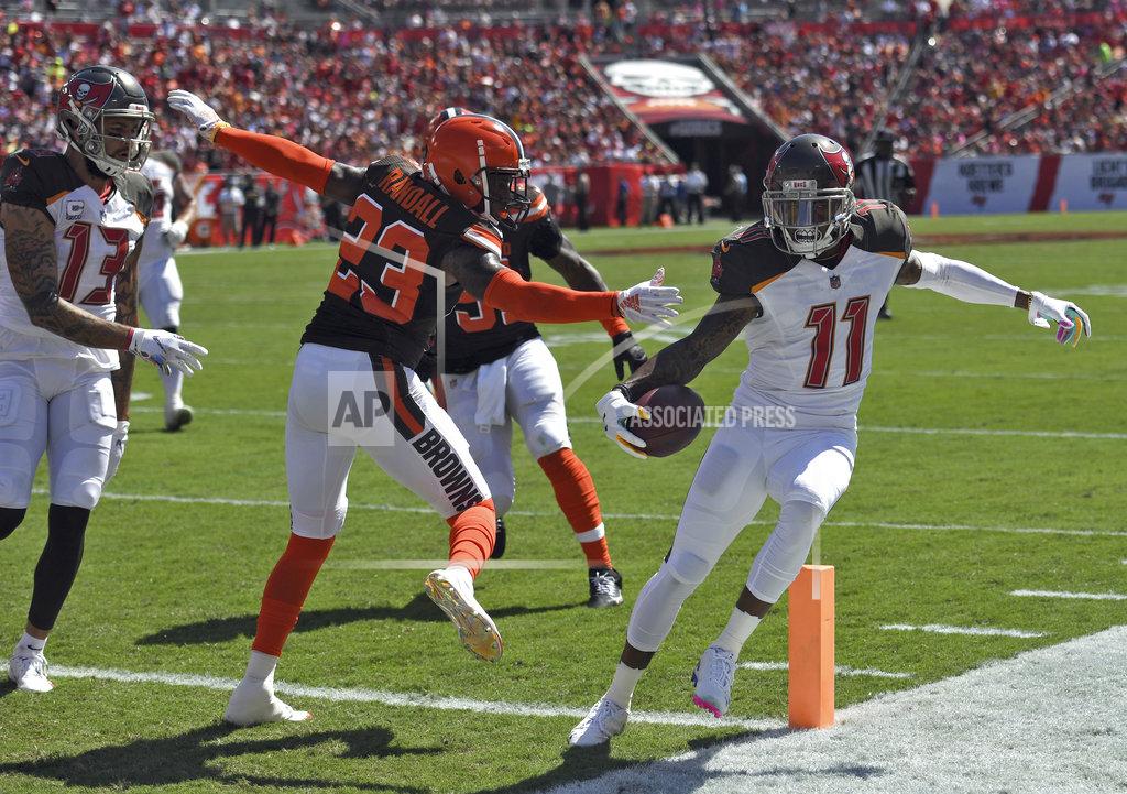 Browns Buccaneers Football