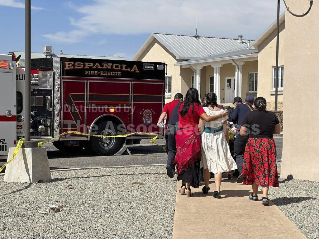Man shot and wounded at New Mexico protest over install... - Vimarsana News