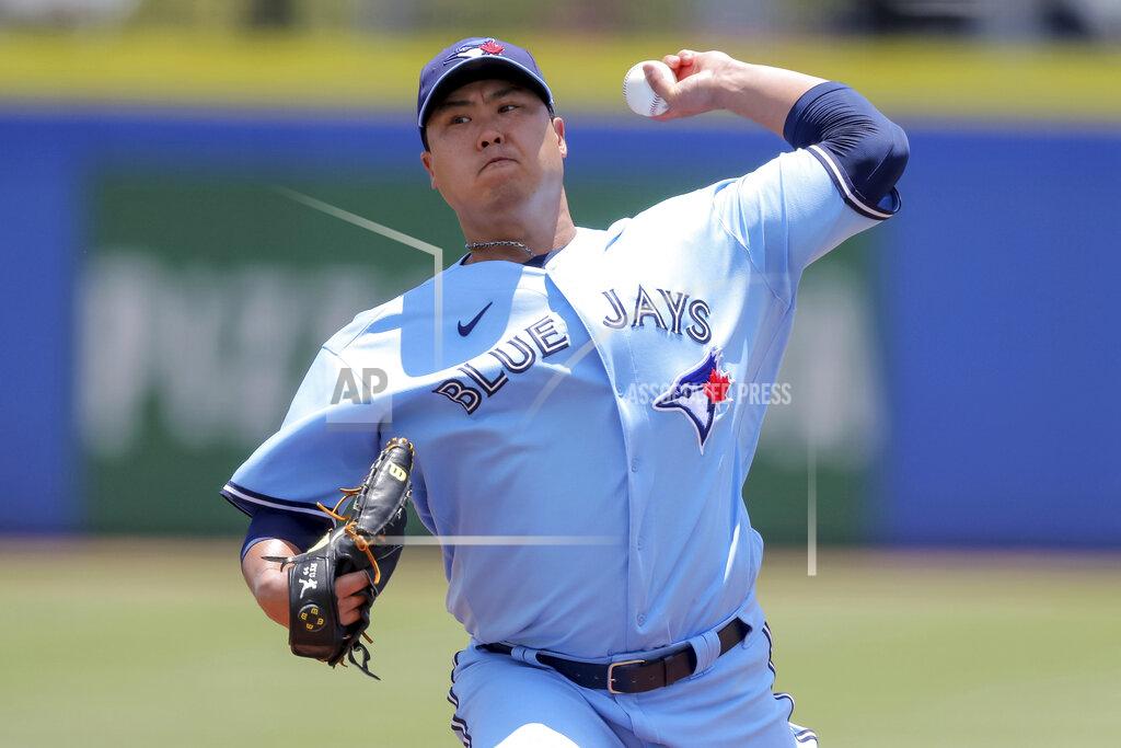 Mike Carlson Toronto Blue Jays starting pitcher Hyun Jin Ryu throws against the Tampa Bay Rays during the first inning of a baseball game Sunday, May 23, 2021, in Dunedin, Fla. (AP Photo/Mike Carlson)