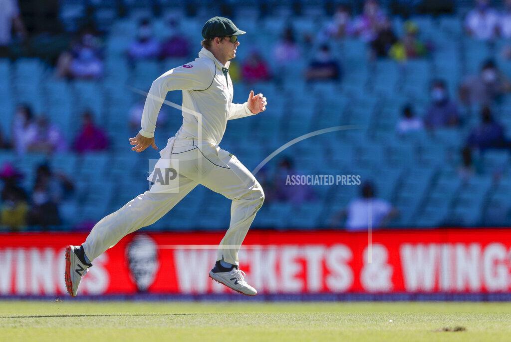 Rick Rycroft Australia's Steve Smith runs to field the ball during play on the final day of the third cricket test between India and Australia at the Sydney Cricket Ground, Sydney, Australia, Monday, Jan. 11, 2021. (AP Photo/Rick Rycroft)