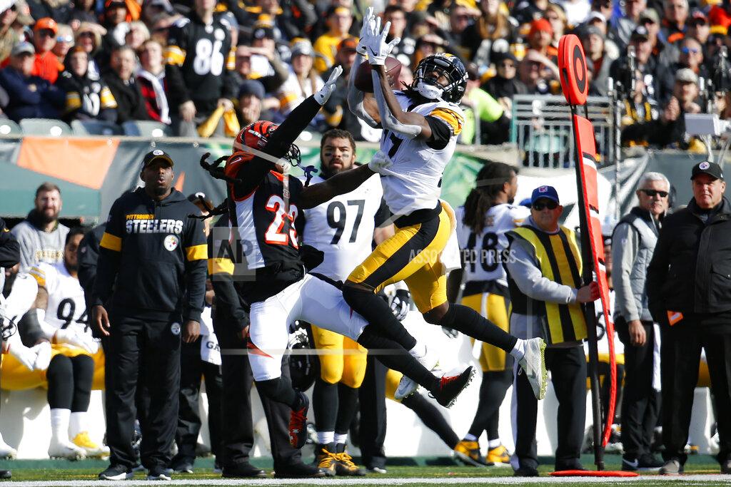 Frank Victores Pittsburgh Steelers wide receiver Deon Cain (17) catches a pass against Cincinnati Bengals cornerback B.W. Webb (23) during the first half an NFL football game, Sunday, Nov. 24, 2019, in Cincinnati. (AP Photo/Frank Victores)
