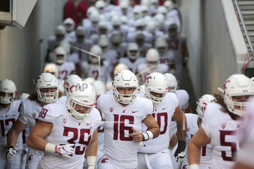 Timothy J. Gonzalez Washington State quarterback Gardner Minshew II (16) before an NCAA college football in Corvallis, Ore., on Saturday Oct. 6, 2018. (AP Photo/Timothy J. Gonzalez)
