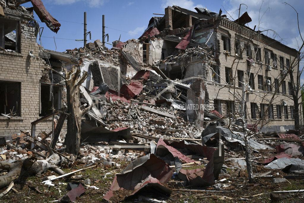 Andriy Andriyenko Destroyed houses are seen after Russian shelling in Soledar, Donetsk region, Ukraine, Tuesday, May 24, 2022. (AP Photo/Andriy Andriyenko)