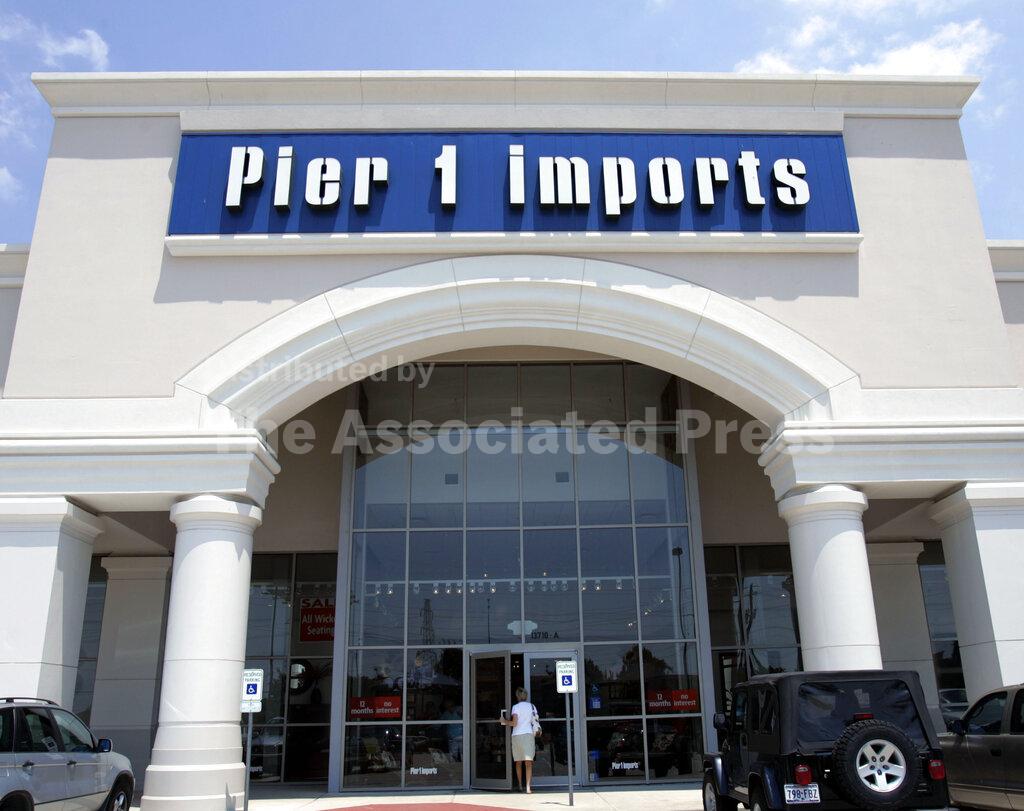 EARNS PIER 1 IMPORTS Buy Photos AP Images DetailView