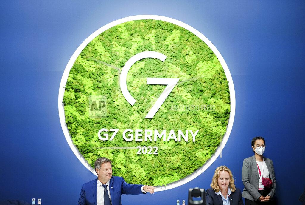 Kay Nietfeld Robert Habeck, Federal Minister for Economic Affairs and Climate Protection, and Steffi Lemke , Federal Minister for the Environment, Nature Conservation, Nuclear Safety and Consumer Protection, open the meeting of the G7 Ministers for Climate, Energy and the Environment in Berlin, Germany, Thursday, May 26, 2022. (Kay Nietfeld/dpa via AP)