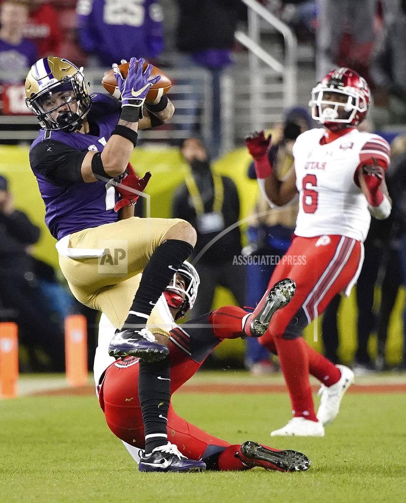 Tony Avelar Washington defensive back Byron Murphy, left, intercepts a Utah pass during the second half of the Pac-12 Conference championship NCAA college football game in Santa Clara, Calif., Friday, Nov. 30, 2018. (AP Photo/Tony Avelar)