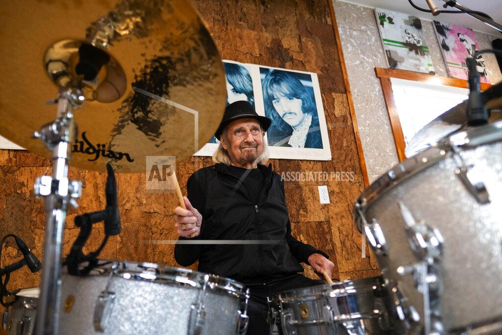 Dean Rutz Drummer Alan White plays his drums in this undated photo. White, the longtime drummer for progressive rock pioneers Yes who also played on projects with John Lennon and George Harrison, has died. He was 72. (Dean Rutz/The Seattle Times via AP)