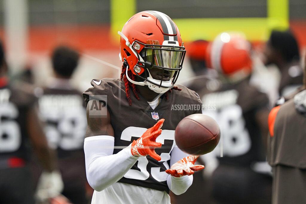 Tony Dejak Cleveland Browns defensive back Ronnie Harrison catches a pass during practice at the NFL football team's training camp facility, Tuesday, Aug. 17, 2021, in Berea, Ohio. (AP Photo/Tony Dejak)