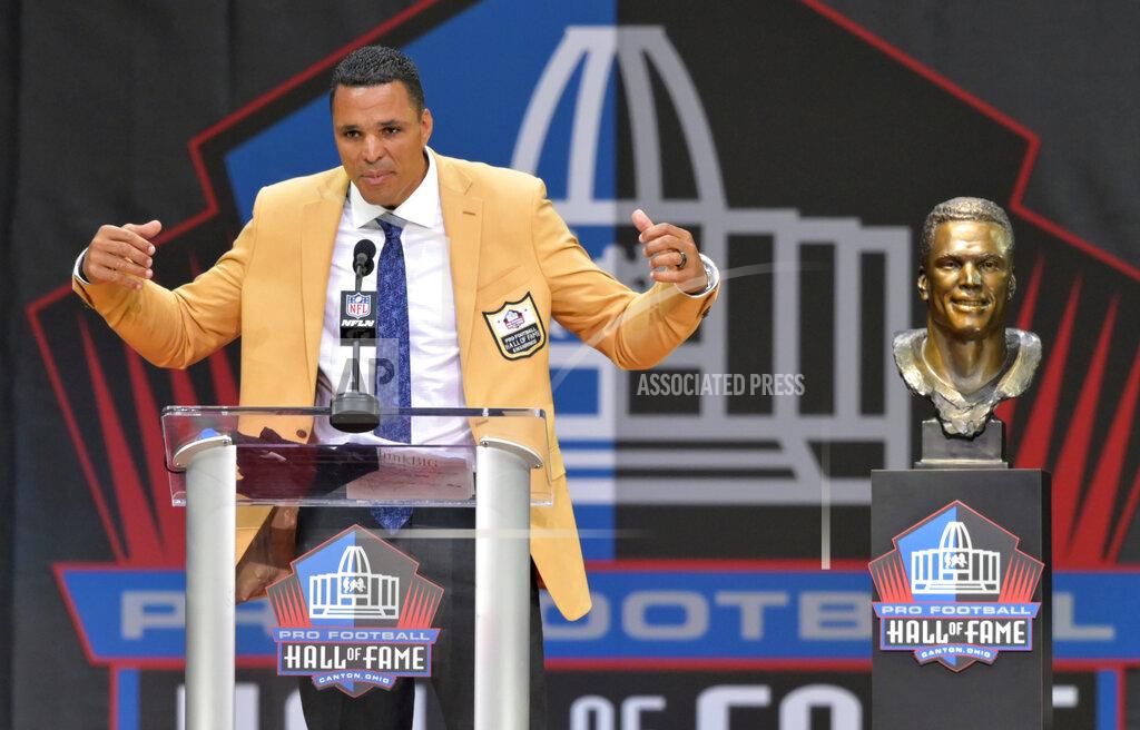 David Richard Former NFL player Tony Gonzalez speaks during the induction ceremony at the Pro Football Hall of Fame, Saturday, Aug. 3, 2019, in Canton, Ohio. (AP Photo/David Richard)