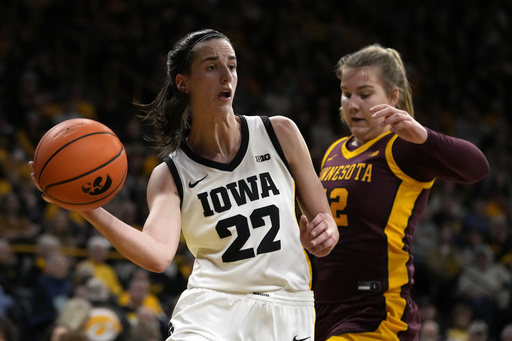 Caitlin Clark sets Big Ten career assist record in No. 4 Iowa women's 94-71  win over Minnesota - The Morning Sun