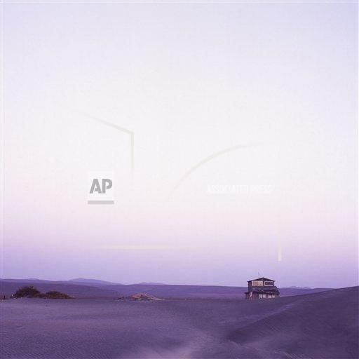 Creative AP T Mexico 753-244 Abandonded vacation home in desolate landscape, Northern Baja, Mexico, North America
