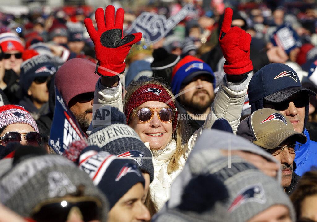 Thousands rally, send Patriots off to 3rd Super Bowl in row