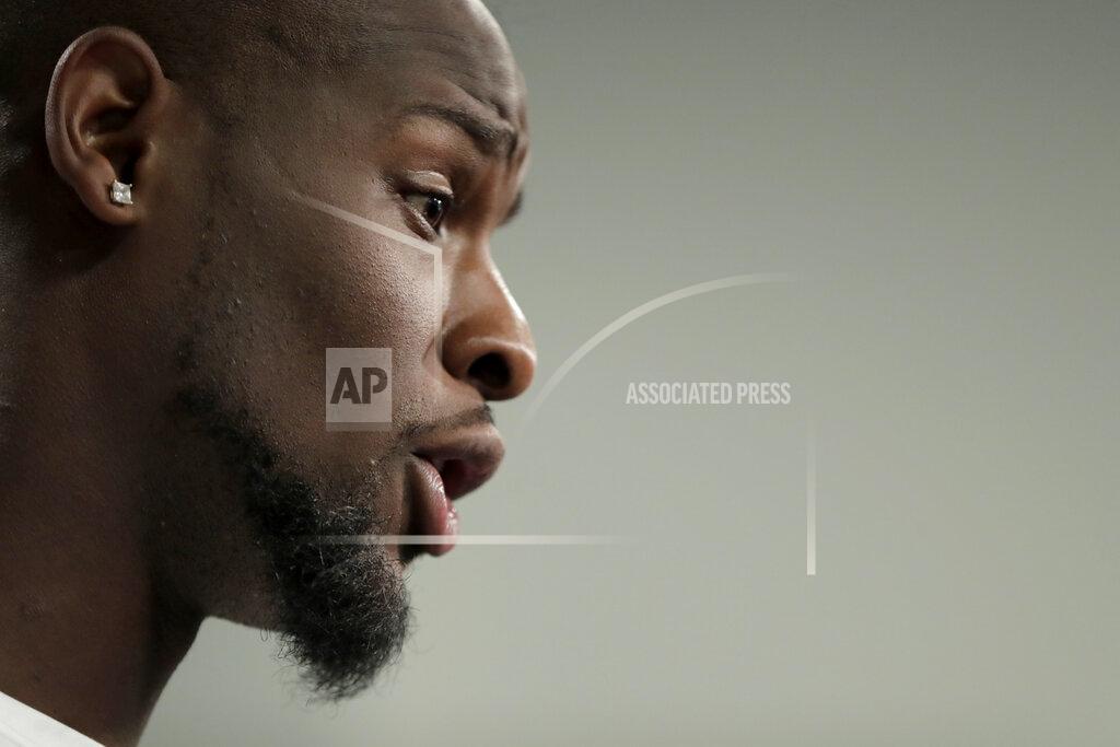 Julio Cortez New York Jets running back Le'Veon Bell speaks to reporters at the team's NFL football training facility in Florham Park, N.J., Tuesday, June 4, 2019. (AP Photo/Julio Cortez)