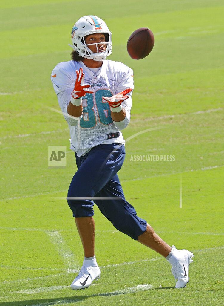 Joel Auerbach Miami Dolphins wide receiver Mack Hollins (86) catches the ball during NFL football practice in Davie, Fla., Friday, Sept. 11, 2020. (AP Photo/Joel Auerbach)