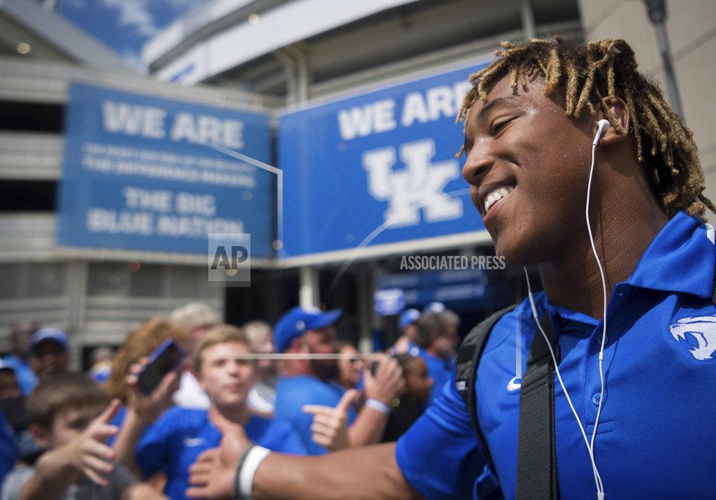 Bryan Woolston Kentucky running back Benny Snell Jr. greets fans before an NCAA college football game against Central Michigan in Lexington, Kentucky, Ky., Saturday, Sept. 1, 2018. (AP Photo/Bryan Woolston)