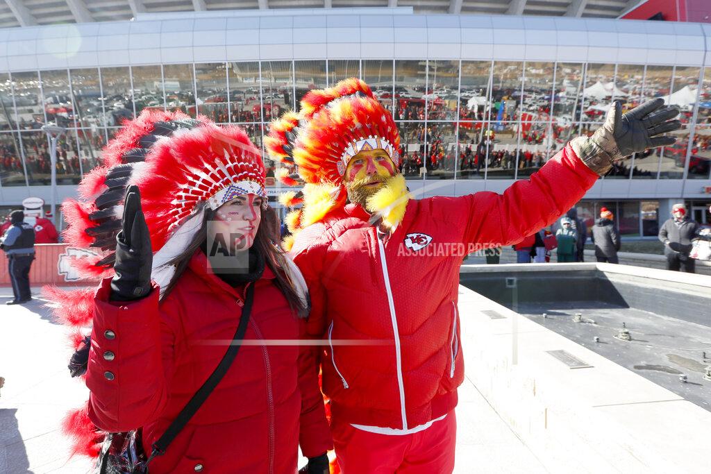 Charlie Neibergall Kansas City Chiefs fans arrive before the NFL AFC Championship football game against the Tennessee Titans Sunday, Jan. 19, 2020, in Kansas City, MO. (AP Photo/Charlie Neibergall)