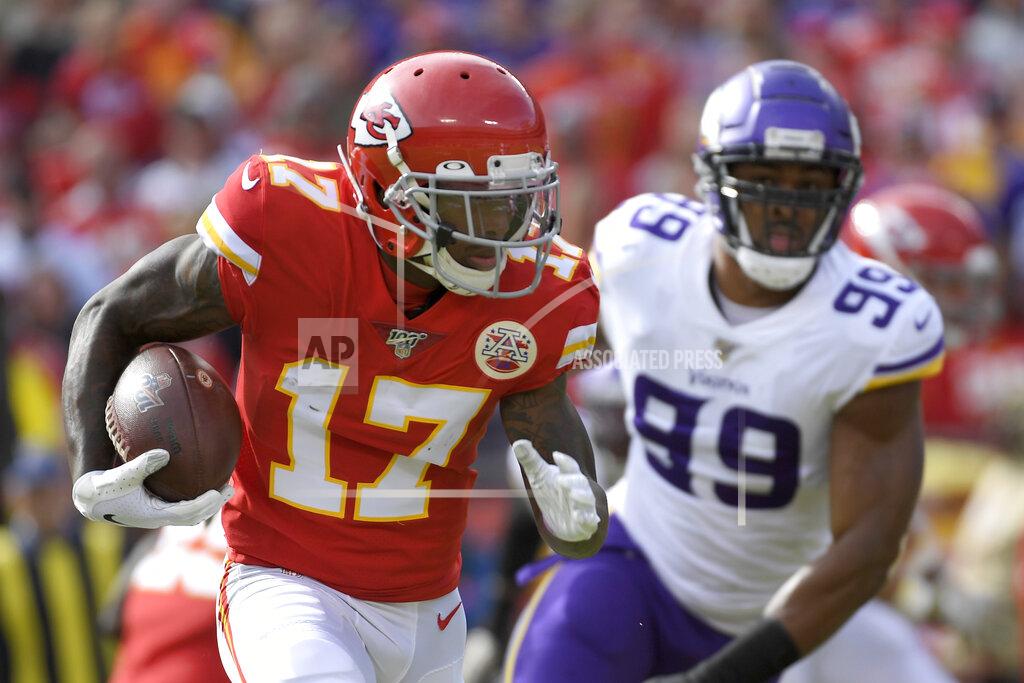 Reed Hoffmann Kansas City Chiefs wide receiver Mecole Hardman (17) carries the ball in front of Minnesota Vikings defensive end Danielle Hunter (99) during the first half of an NFL football game in Kansas City, Mo., Sunday, Nov. 3, 2019. (AP Photo/Reed Hoffmann)