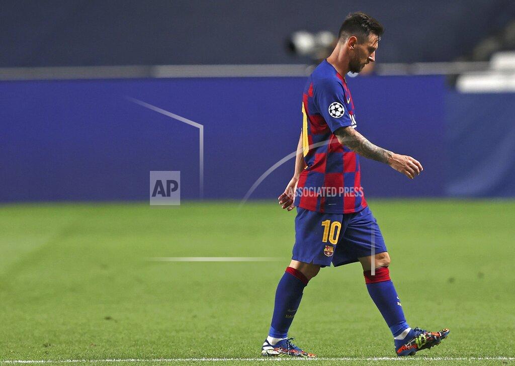 Rafael Marchante Barcelona's Lionel Messi leaves he pitch at half time during the Champions League quarterfinal soccer match between Barcelona and Bayern Munich in Lisbon, Portugal, Friday, Aug. 14, 2020. (Rafael Marchante/Pool via AP)