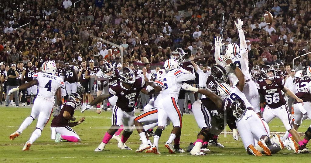 Jim Lytle Auburn defensive lineman Marlon Davidson (3) blocks a Mississippi State field goal during the second half of an NCAA college football game Saturday, Oct. 6, 2018, in Starkville, Miss. MSU won 23-9. (AP Photo/Jim Lytle)