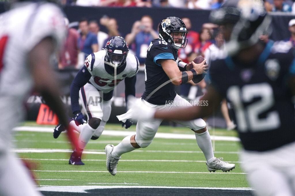 Eric Christian Smith Jacksonville Jaguars quarterback Gardner Minshew (15) scramble for yards against the Houston Texans during the second half of an NFL football game Sunday, Sept. 15, 2019, in Houston. (AP Photo/Eric Christian Smith)