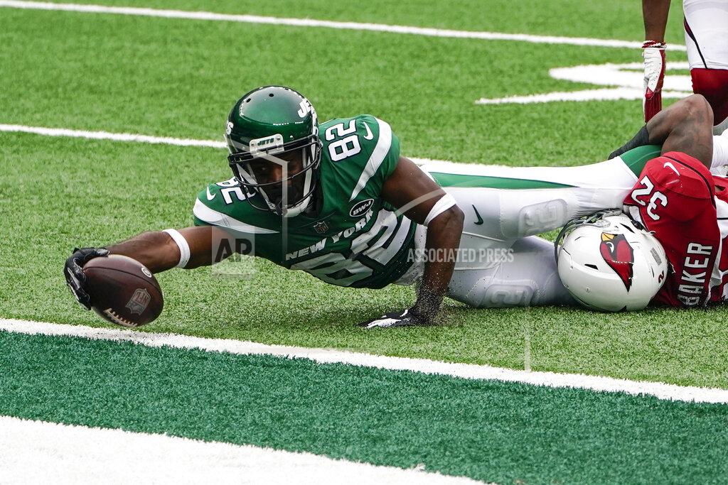 Seth Wenig New York Jets cornerback Lamar Jackson (38) dives for a touchdown against Arizona Cardinals strong safety Budda Baker (32) during the second half of an NFL football game, Sunday, Oct. 11, 2020, in East Rutherford. (AP Photo/Seth Wenig)