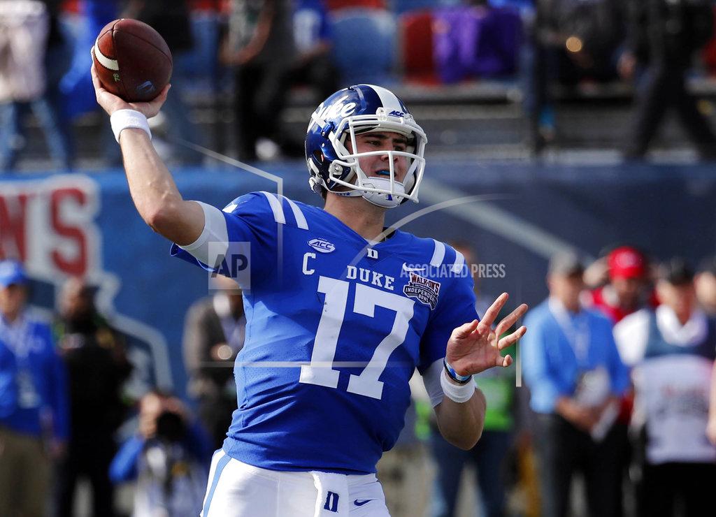 Rogelio V. Solis Duke quarterback Daniel Jones (17) passes against Temple during the first half of the Independence Bowl, an NCAA college football game in Shreveport, La., Thursday, Dec. 27, 2018. (AP Photo/Rogelio V. Solis)
