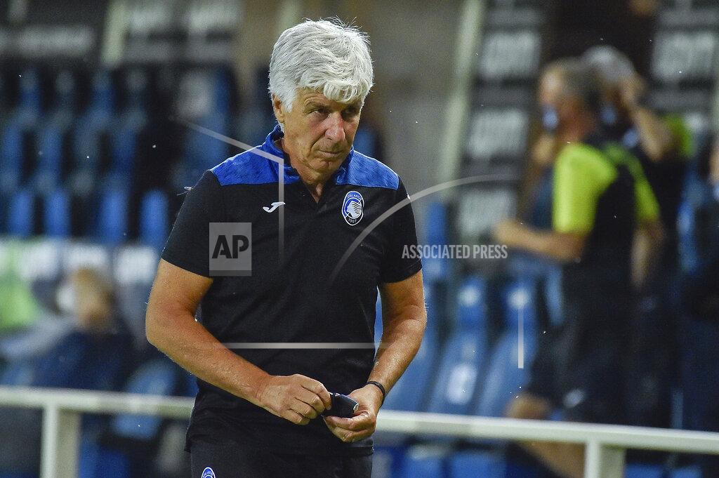 Gianluca Checchi Atalanta's manager Gian Piero Gasperini walks along the sidelines during the Serie A soccer match between Atalanta and Sampdoria at the Gewiss Stadium in Bergamo, Italy, Wednesday, July 8, 2020. (Gianluca Checchi/LaPresse via AP)