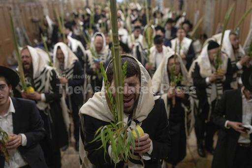Israeli police arrest suspects for spitting near Christian pilgrims and churches in Jerusalem - Vimarsana News