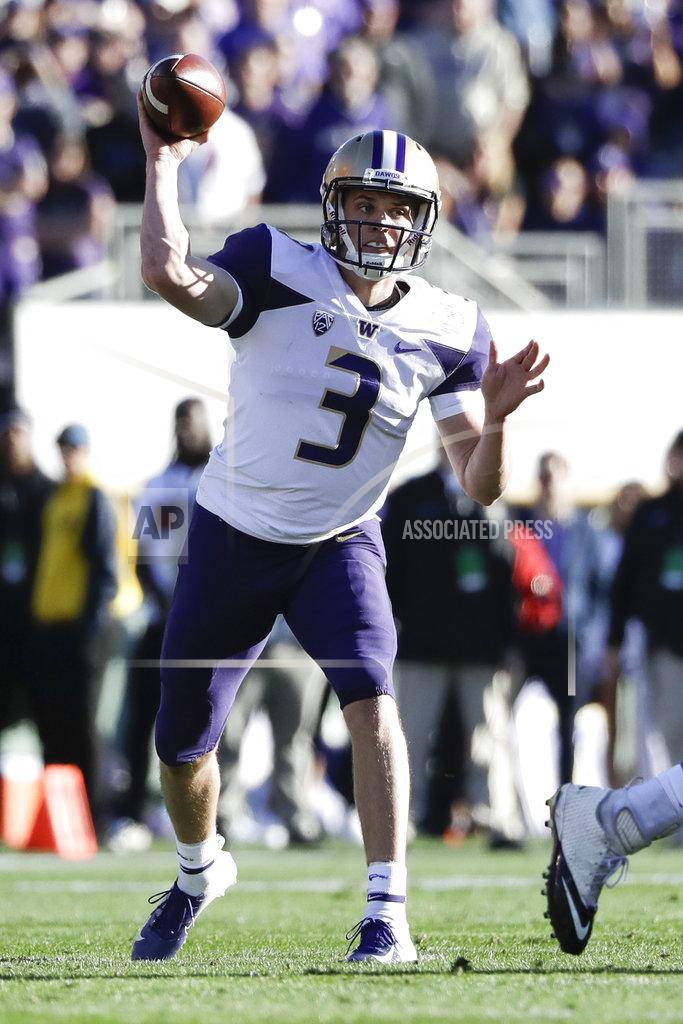 Marcio Jose Sanchez Washington quarterback Jake Browning throws a pass against Ohio State during the first half of the Rose Bowl NCAA college football game Tuesday, Jan. 1, 2019, in Pasadena, Calif. (AP Photo/Marcio Jose Sanchez)