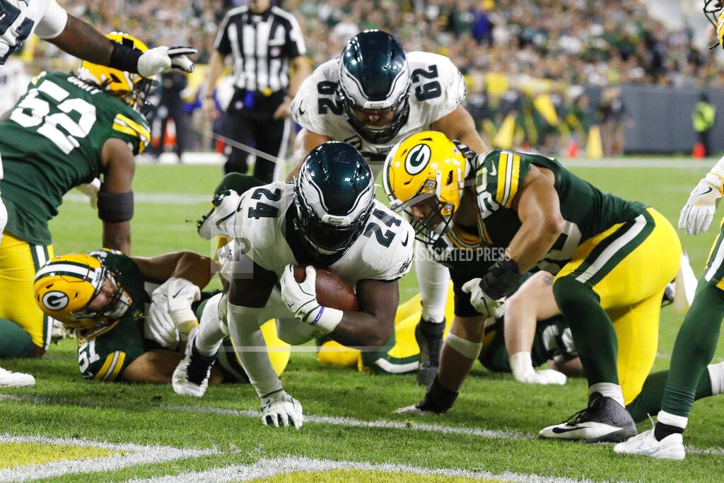 Mike Roemer Philadelphia Eagles running back Jordan Howard rushes for a touchdown during the second half of the team's NFL football game against the Green Bay Packers on Thursday, Sept. 26, 2019, in Green Bay, Wis. (AP Photo/Mike Roemer)