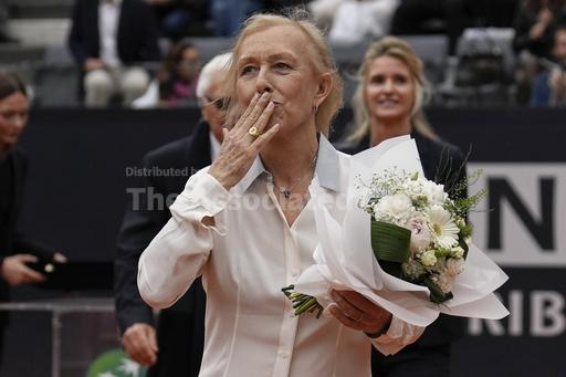 Martina Navratilova says she's doing 'OK' after being d... - Vimarsana News
