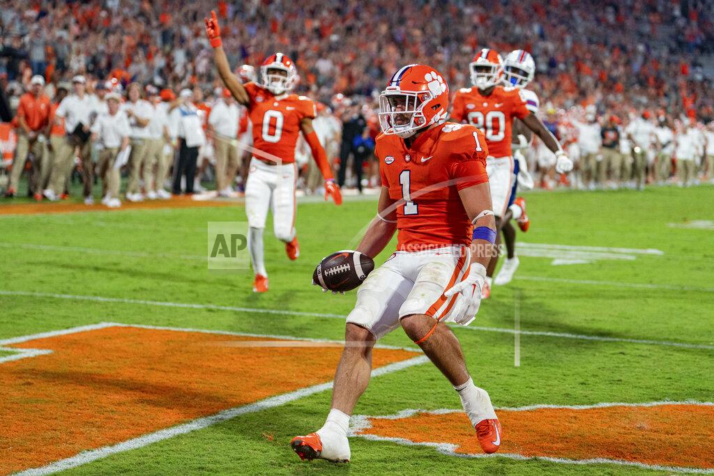 Jacob Kupferman Clemson running back Will Shipley (1) scores a touchdown against Louisiana Tech during the second half ofan NCAA college football game Saturday, Sept. 17, 2022, in Clemson, S.C. (AP Photo/Jacob Kupferman)