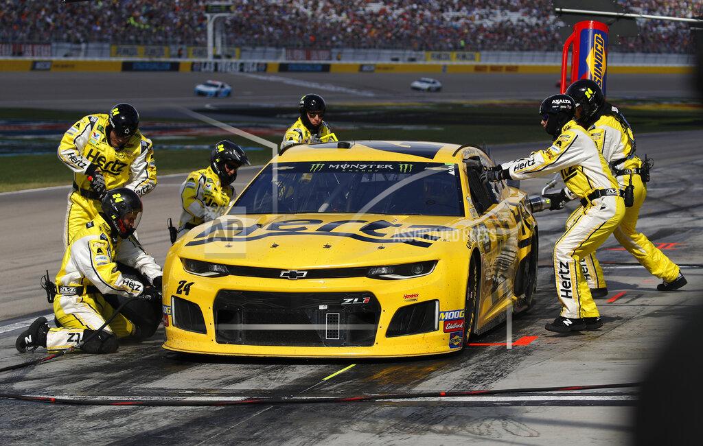 John Locher William Byron makes a pit stop during a NASCAR Cup Series auto race at Las Vegas Motor Speedway, Sunday, March 3, 2019, in Las Vegas. (AP Photo/John Locher)