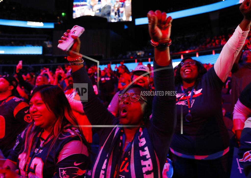 David Goldman Fans cheer during Opening Night for the NFL Super Bowl 53 football game, Monday, Jan. 28, 2019, in Atlanta. (AP Photo/David Goldman)