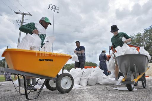 Tropical Storm Idalia is nearing Florida. Residents are... - Vimarsana News