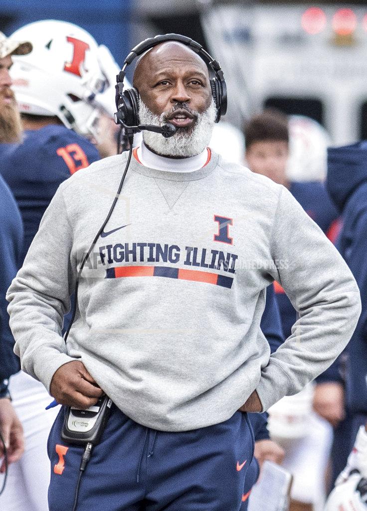 Holly Hart Illinois head coach Lovie Smith watches from the sideline in the first half of a NCAA college football game against Minnesota, Saturday, Nov. 3, 2018, in Champaign, Ill. (AP Photo/Holly Hart)