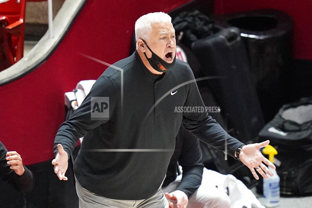 Rick Bowmer Oregon State coach Wayne Tinkle shouts to the team during the second half of the team's NCAA college basketball game against Utah on Wednesday, March 3, 2021, in Salt Lake City. (AP Photo/Rick Bowmer)