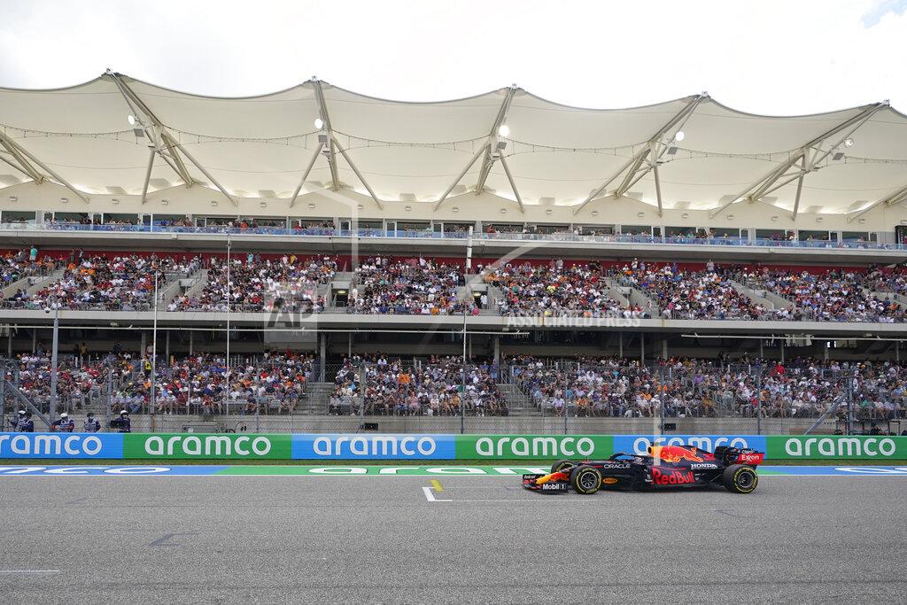 Darron Cummings Red Bull driver Max Verstappen, of the Netherlands, drives down the main straightaway during qualifications for the F1 U.S. Grand Prix auto race at Circuit of the Americas, Saturday, Oct. 23, 2021, in Austin, Texas. (AP Photo/Darron Cummings, Pool)