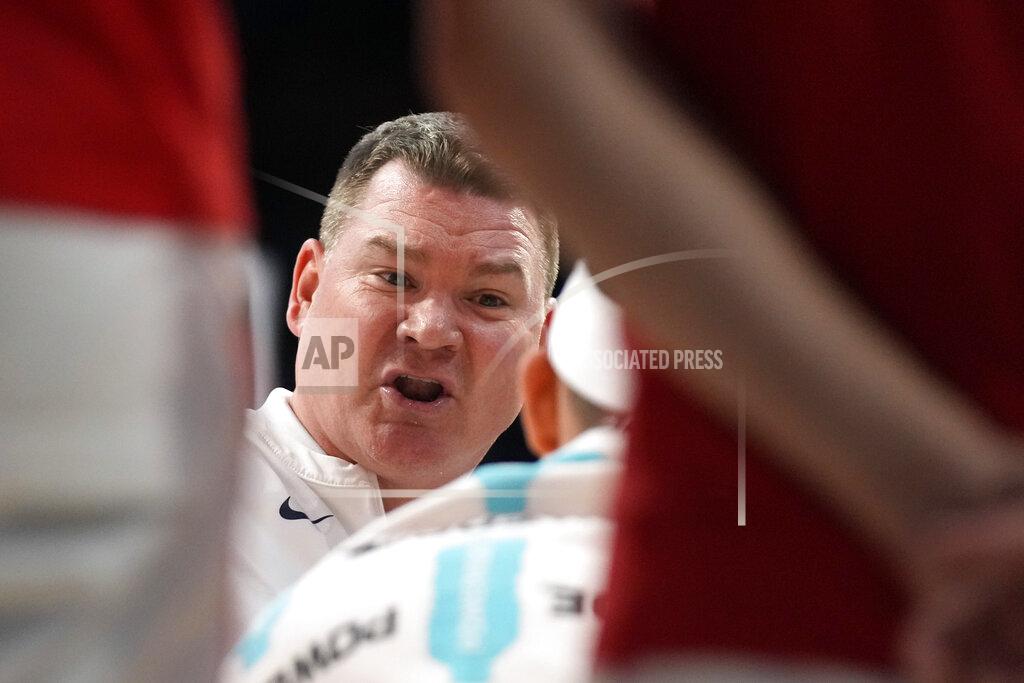 Rick Scuteri Arizona coach Tommy Lloyd talks to the team during a timeout in the first half of an NCAA college basketball game against Oregon State, Thursday, Feb. 17, 2022, in Tucson, Ariz. (AP Photo/Rick Scuteri)