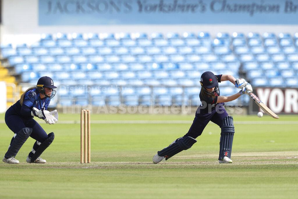 Northern Diamonds v Thunder Cricket Rachael Heyhoe Flint troph Buy