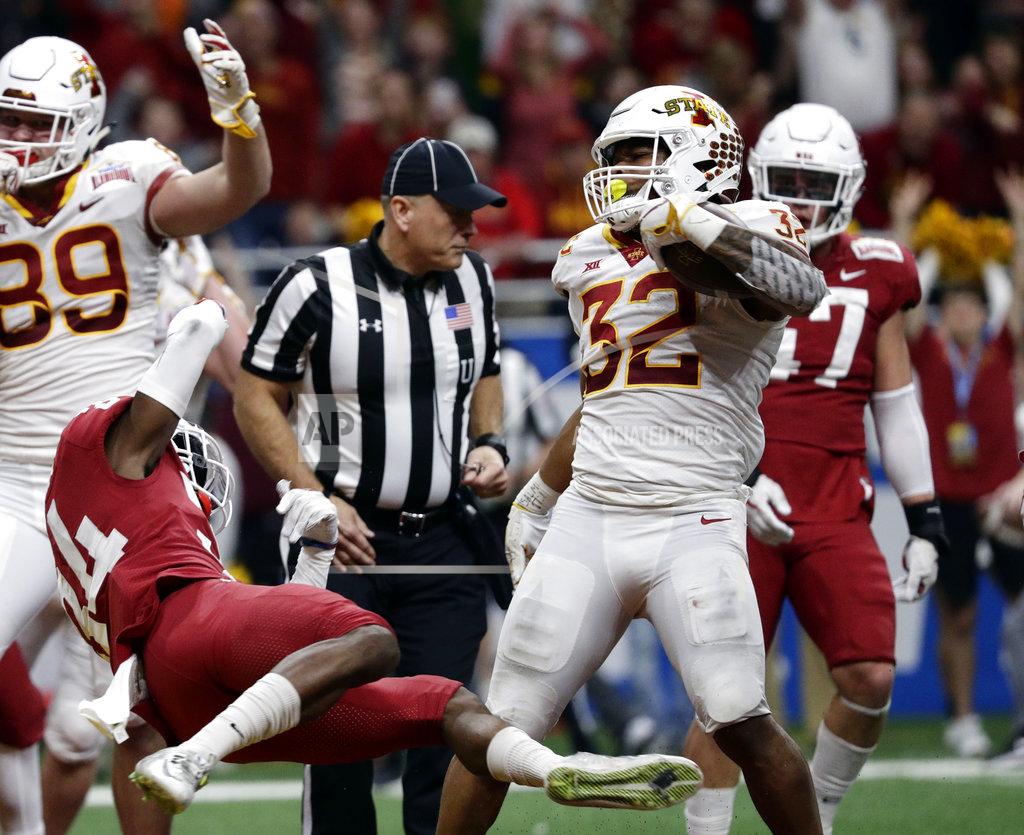 Eric Gay Iowa State running back David Montgomery (32) runs for a touchdown against Washington State during the second half of the Alamo Bowl NCAA college football game Friday, Dec. 28, 2018, in San Antonio. (AP Photo/Eric Gay)