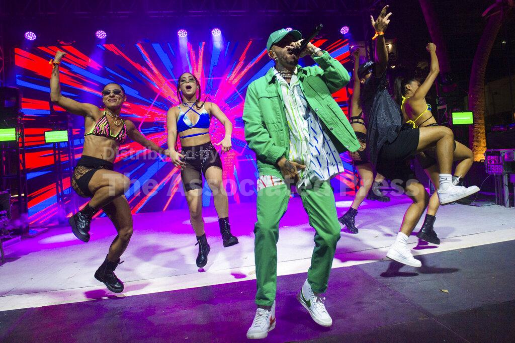 Rauw Alejandro in Concert Miami Buy Photos AP Images DetailView