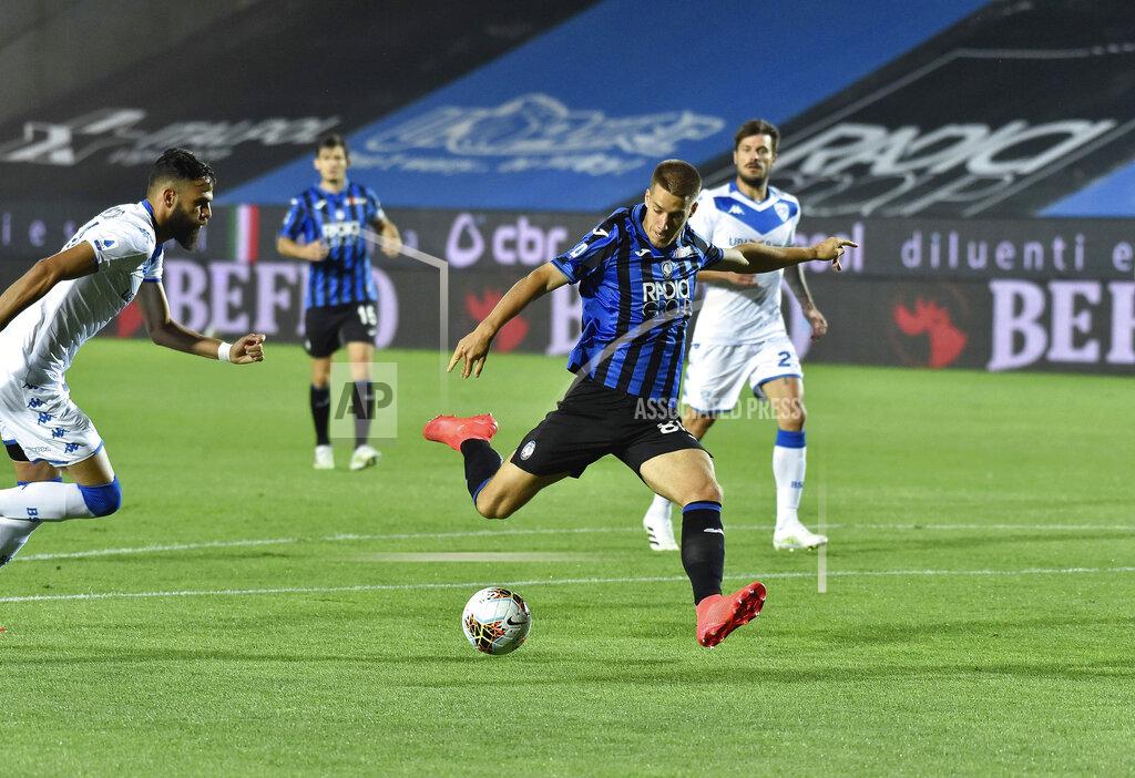 Gianluca Checchi Atalanta's Mario Pasalic scores a goal during a Serie A soccer match between Atalanta and Brescia, at the Gewiss Stadium in Bergamo, Italy, Tuesday, July 14, 2020. (Gianluca Checchi/LaPresse via AP)